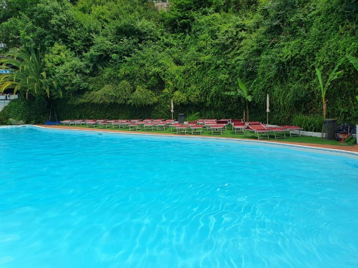 Apartment Beautiful In With Shared Swimming Pool Rom