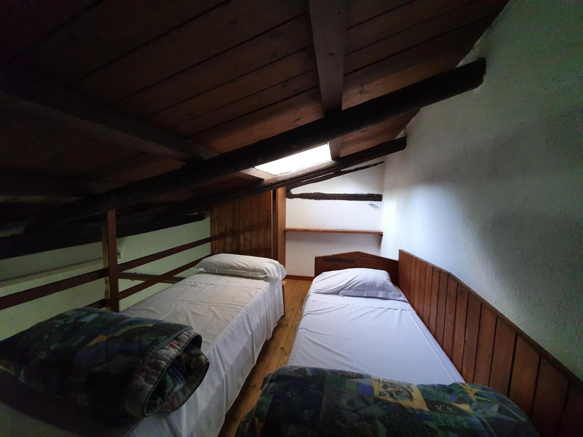 Beautiful In With Shared Swimming Pool Rom